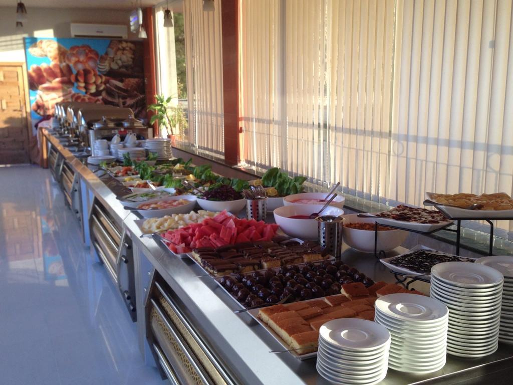 Al Anbat Hotel & Restaurant วาดี มูซา ภายนอก รูปภาพ