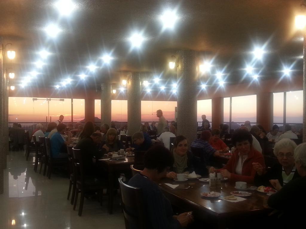 Al Anbat Hotel & Restaurant วาดี มูซา ภายนอก รูปภาพ